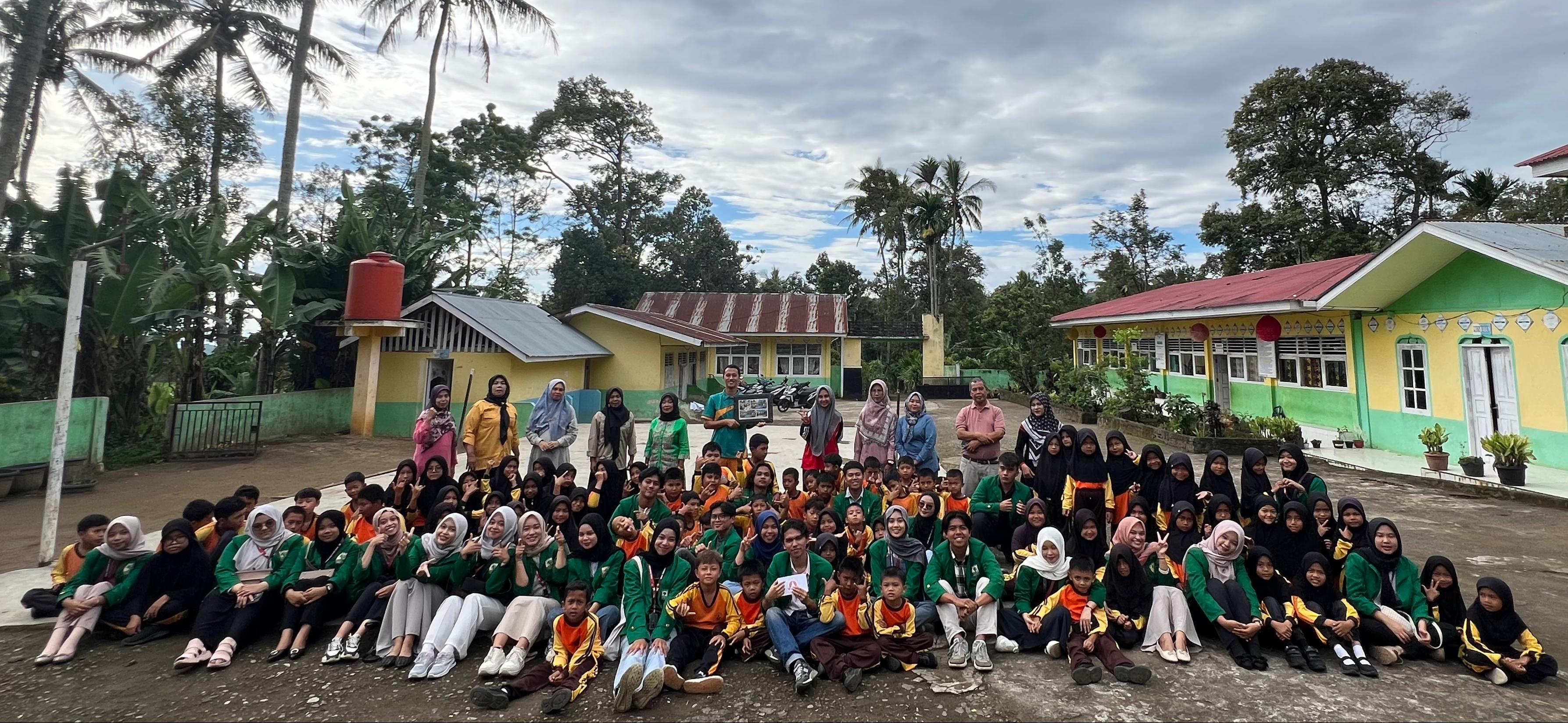 PROGRAM MENGAJAR MAHASISWA KKN UNIVERSITAS ANDALAS DI SD NEGERI 09 SIMABUR BERAKHIR DENGAN SUKSES